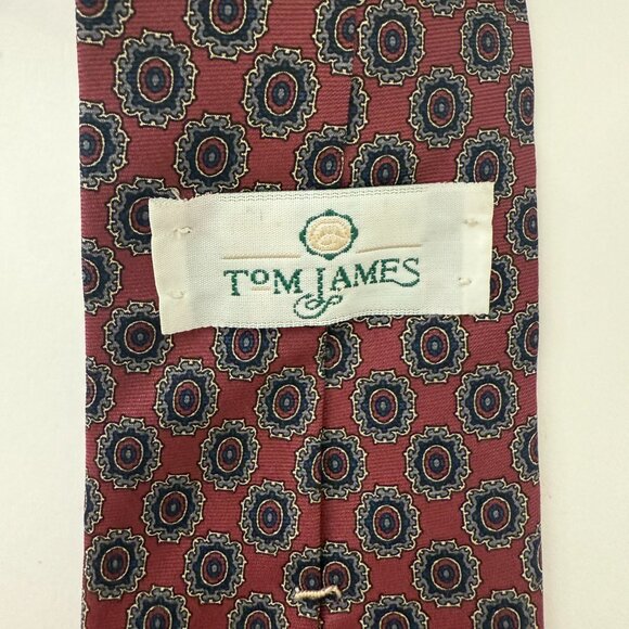 Tom James Hand Made Silk Tie Burgundy Medallion Geometric Pattern - Picture 5 of 7